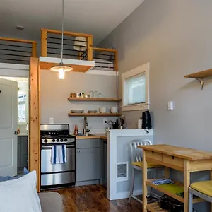 Kabino's Tiny House: Cozy Loft In Seattle