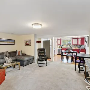 Cozy & Spacious Steps From Regis Denver